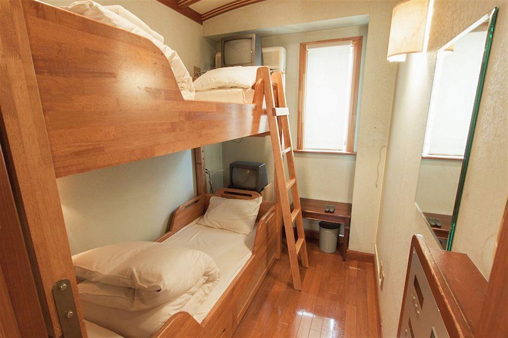 Capsule Inn Osaka Exterior photo