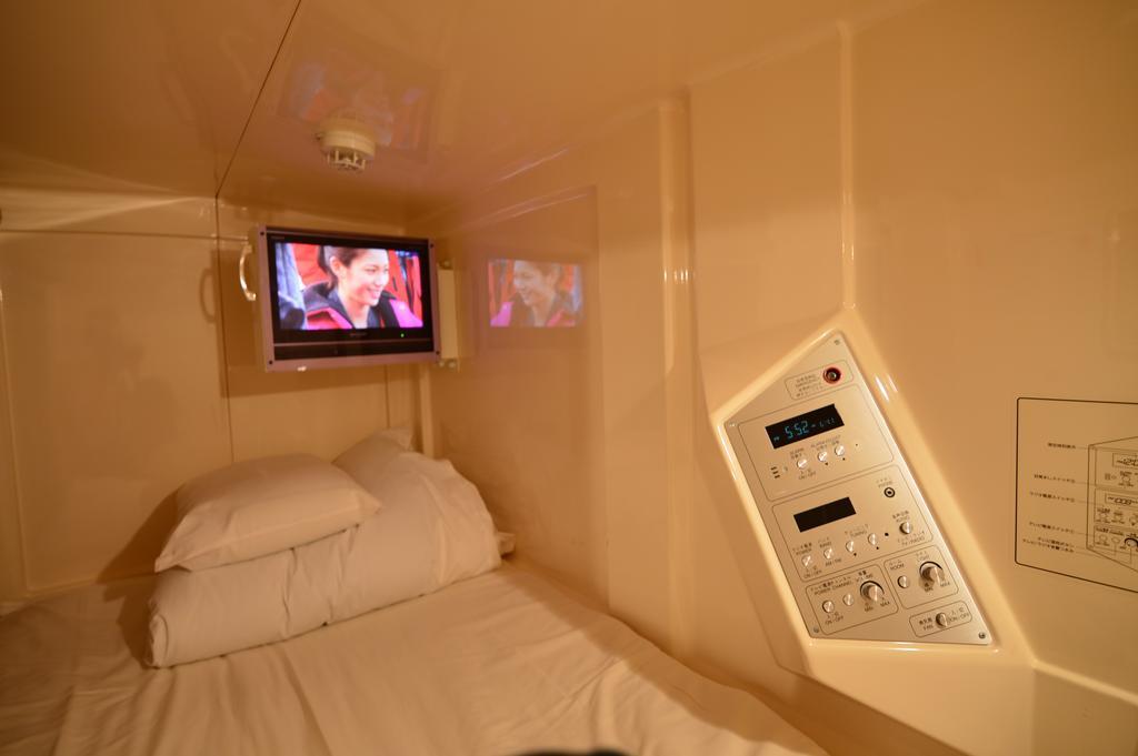 Capsule Inn Osaka Exterior photo
